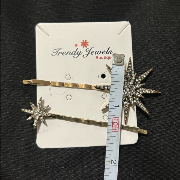 🌟3/$5🌟Trendy Jewels Hairpin - Picture 2 of 3
